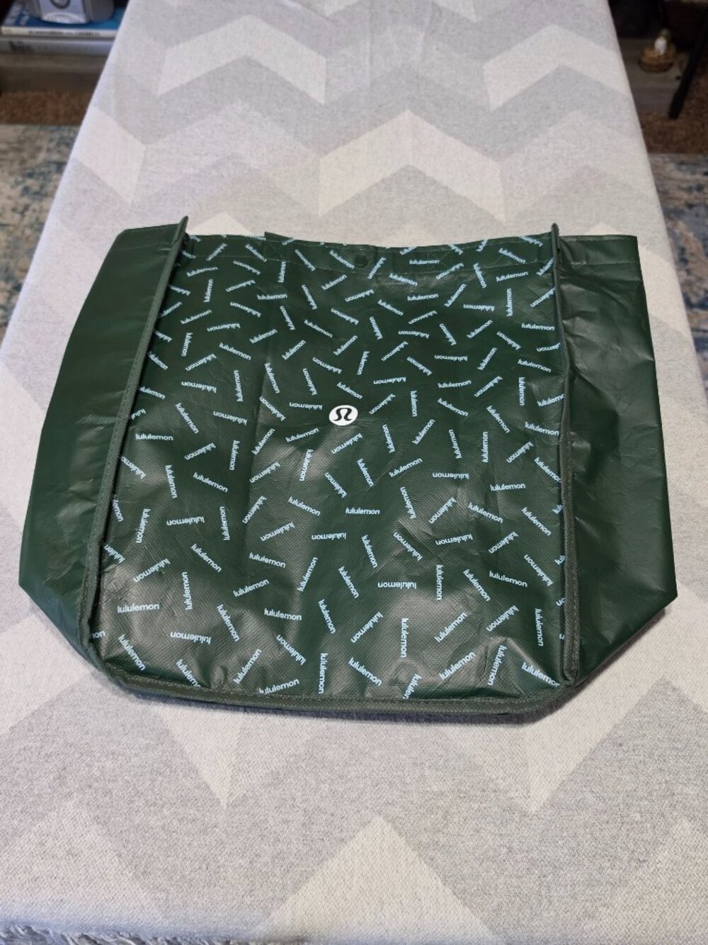 Lululemon Green Reusable Tote Bag 65% Recycled Materials 14x12x6 Durable Eco-Fri